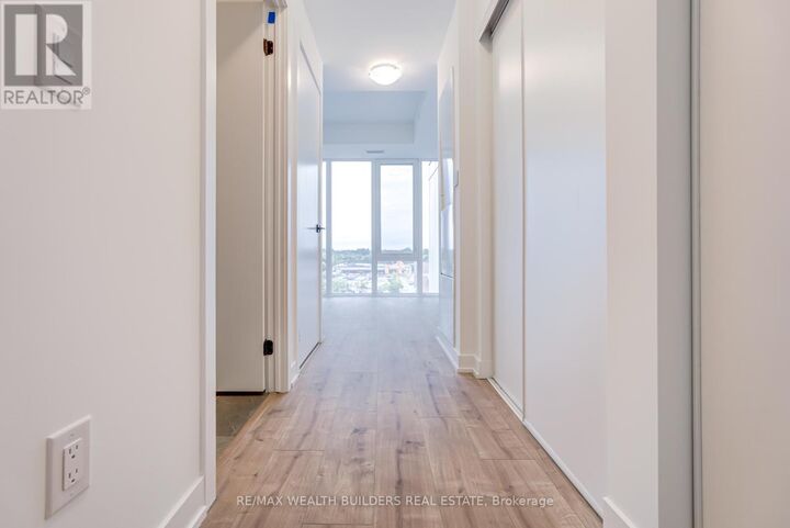 Property Photo:  220 Missinnihe Way 714  ON L5H 0A9 