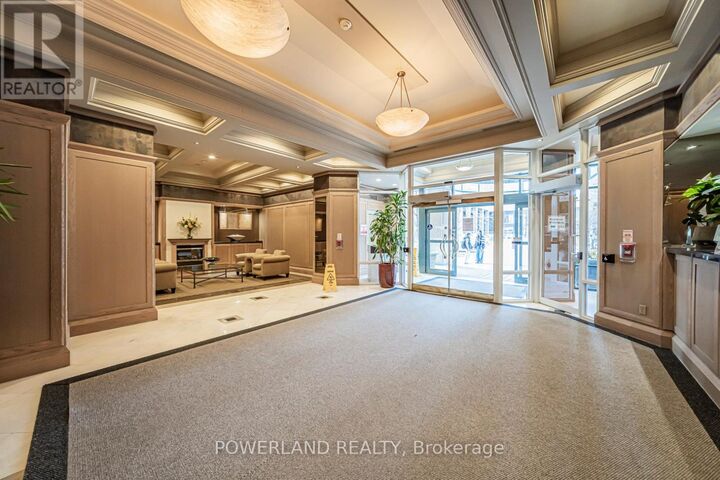 Property Photo:  909 Bay Street 208  ON M5S 3G2 