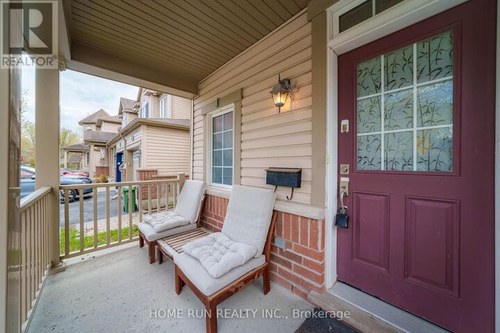 Property Photo:  957 Messor Crescent  ON K2S 0P2 