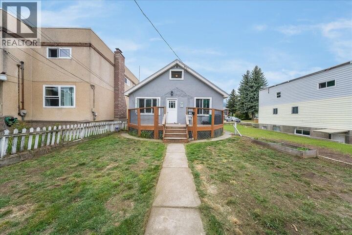 Property Photo:  1430 Third Avenue  BC V1R 1P6 