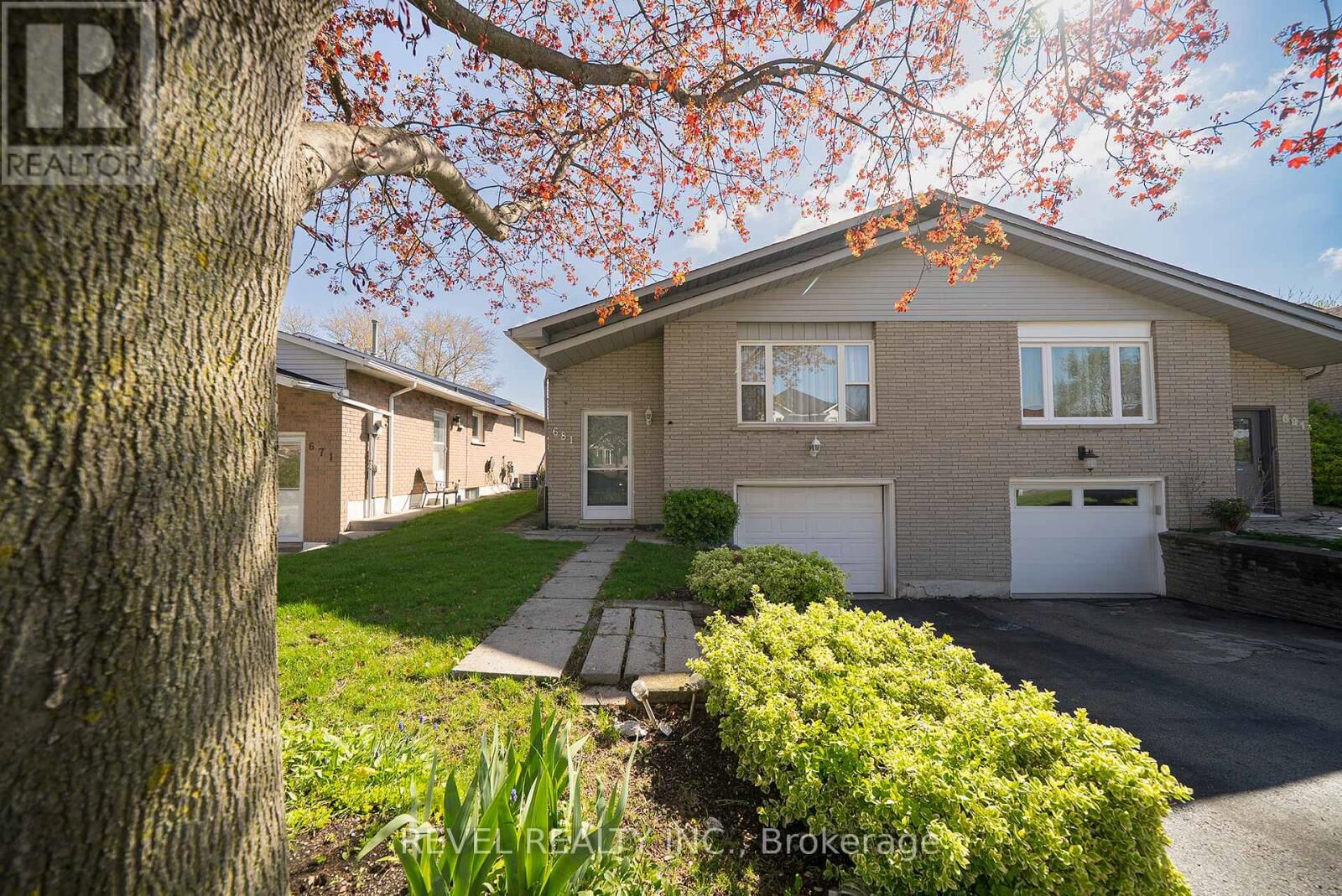 Property Photo:  681 Upper Horning Road  ON L9C 7R3 
