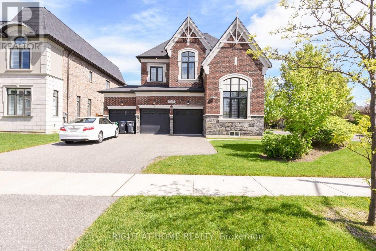 Property Photo:  5167 Symphony Court  ON L5M 0Z6 