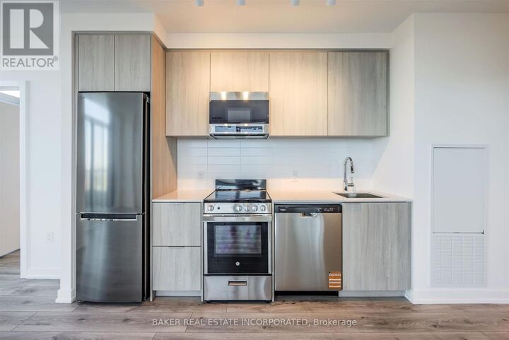 Property Photo:  223 Redpath Avenue 3906  ON M4P 0E8 