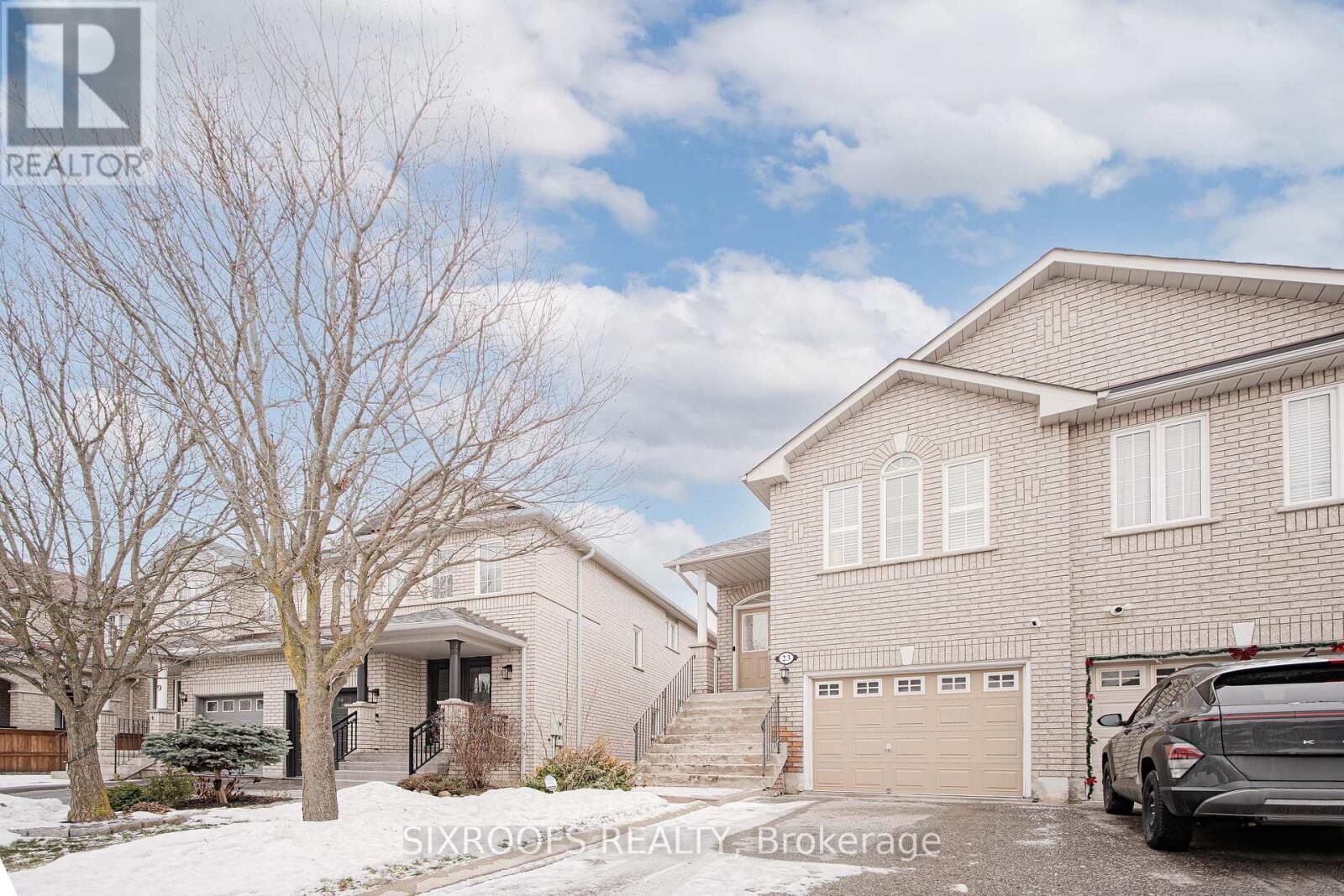 Property Photo:  23 San Vito Drive Upper  ON L4H 2S9 