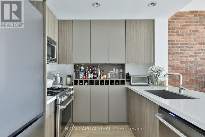 Property Photo:  88 Colgate Avenue 417  ON M4M 0A6 