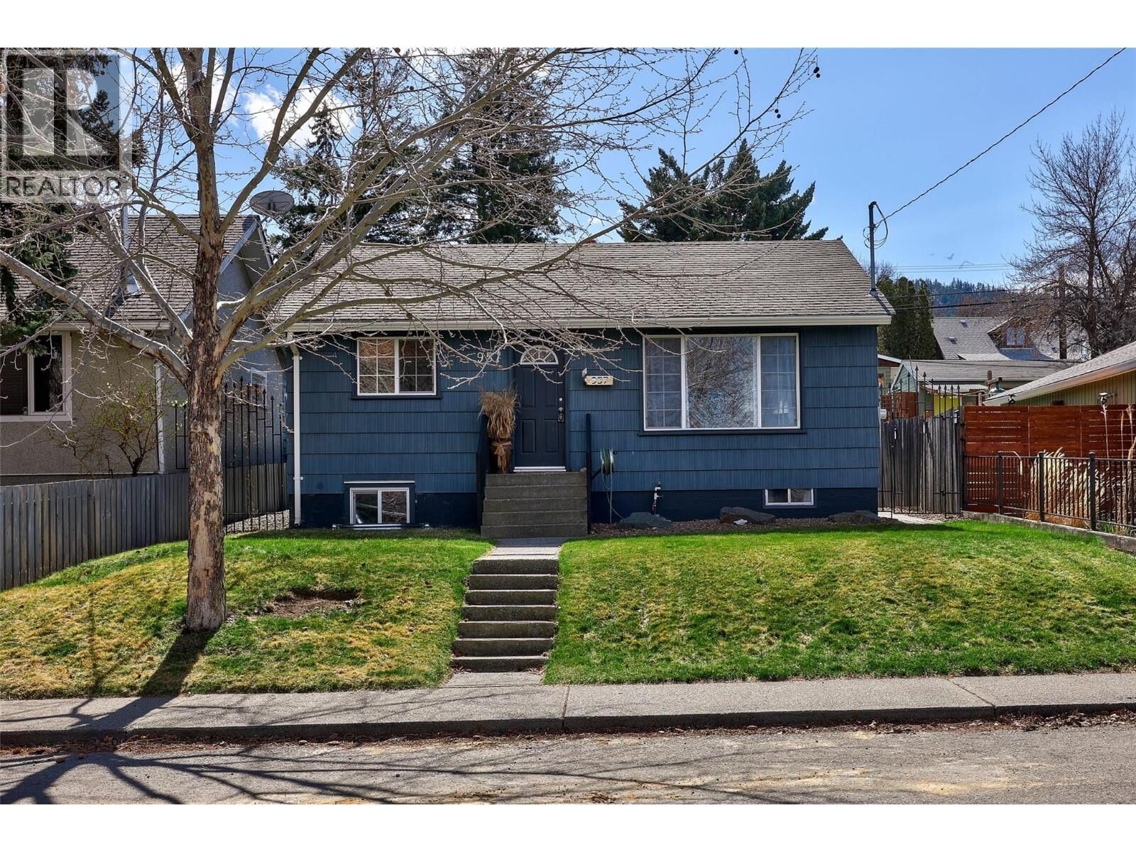 Property Photo:  957 Pine Street  BC V2C 3A3 