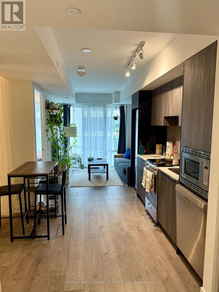 Property Photo:  18 Maitland Terrace 1202  ON M4Y 0H4 