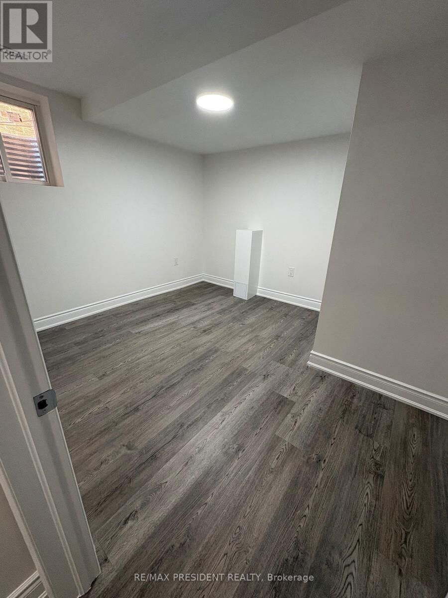 Property Photo:  2314 Meriadoc Drive  ON L1X 2E3 