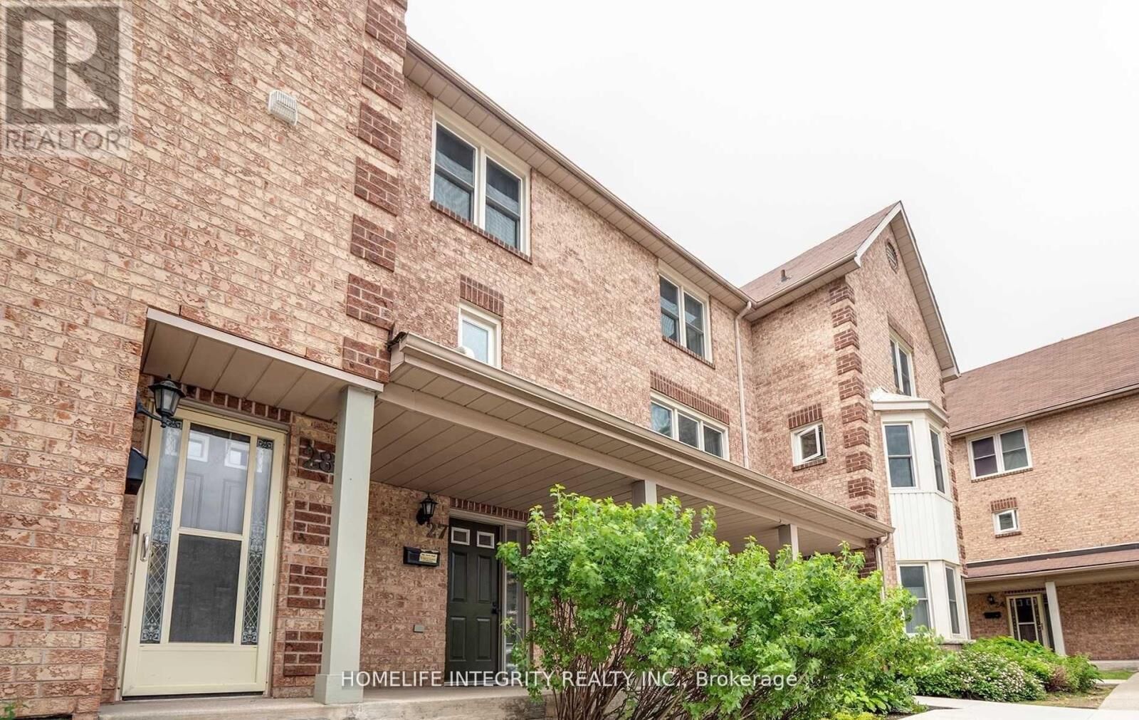 Property Photo:  119 D'Ambrosio Drive 27  ON L4N 7R7 