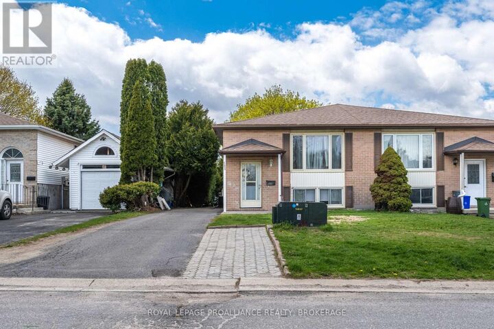 Property Photo:  585 Gavin Court  ON K7M 8B8 