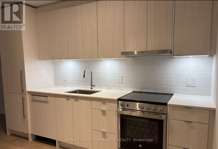 Property Photo:  4130 Parkside Village Drive 3408  ON L5B 3M8 