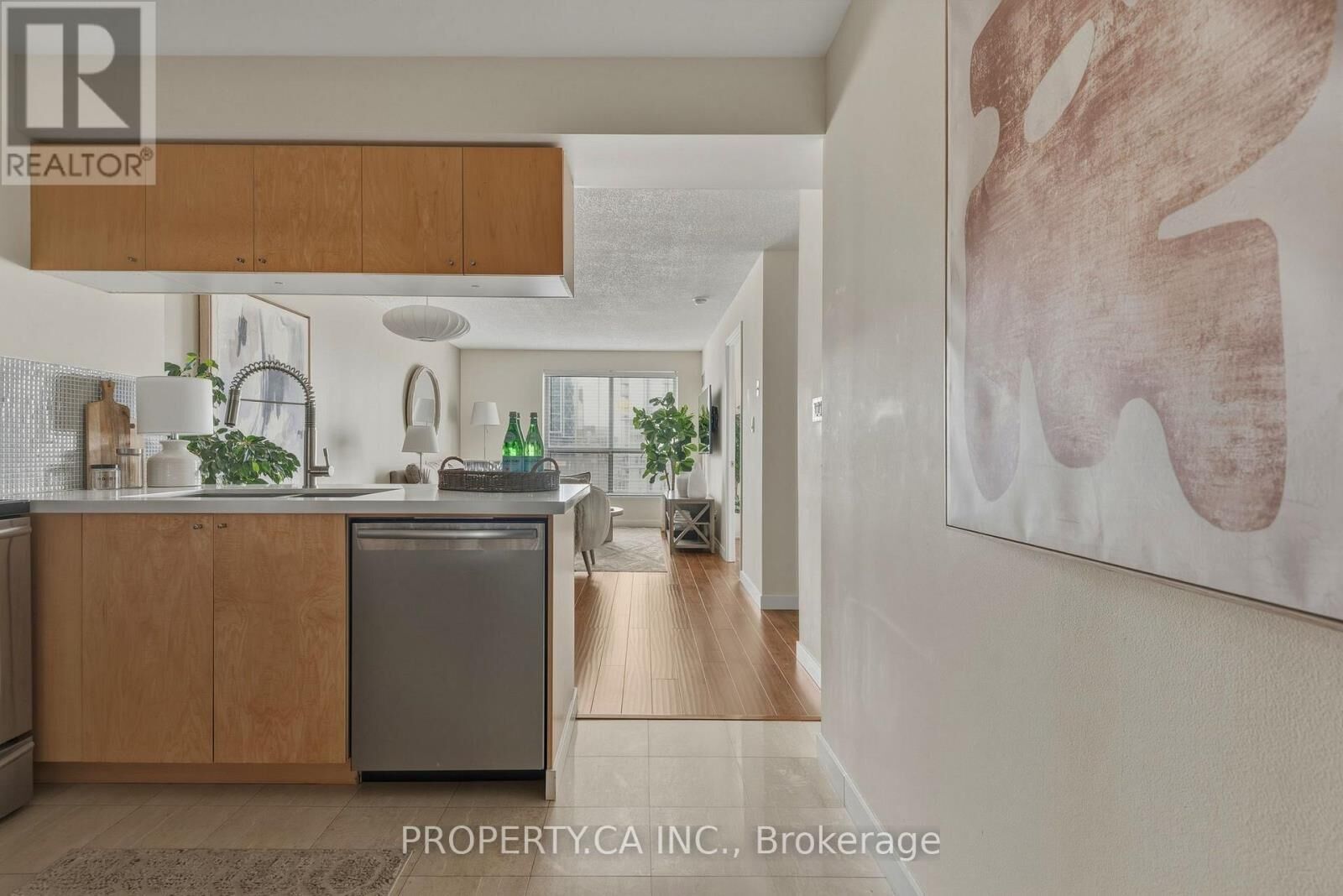 Property Photo:  410 Queens Quay West 1105  ON M5V 3T1 