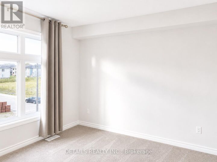 Property Photo:  1420 Hemlock Road  ON K1K 5A8 