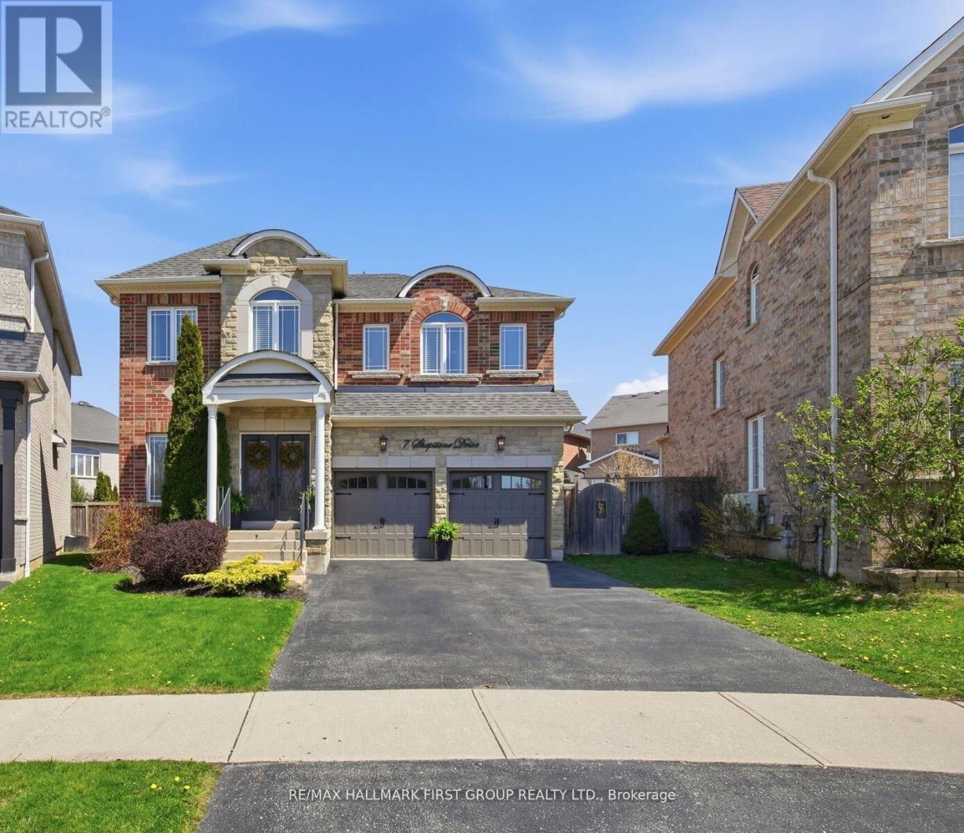 Property Photo:  7 Shepstone Drive  ON L1Z 0A5 