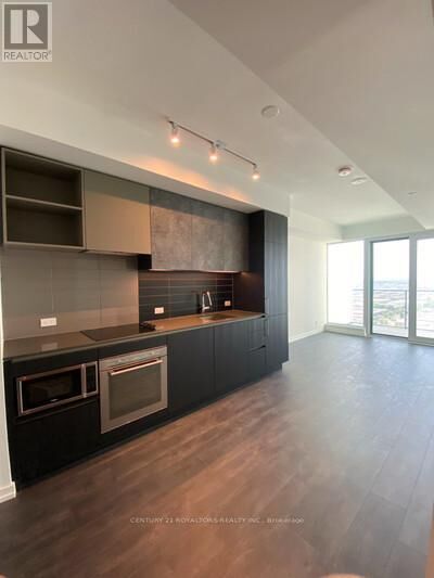 Property Photo:  7890 Jane Street 2708  ON L4K 0K9 