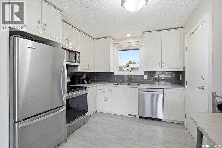 Property Photo:  38 Cartier Crescent  SK S7L 4L7 