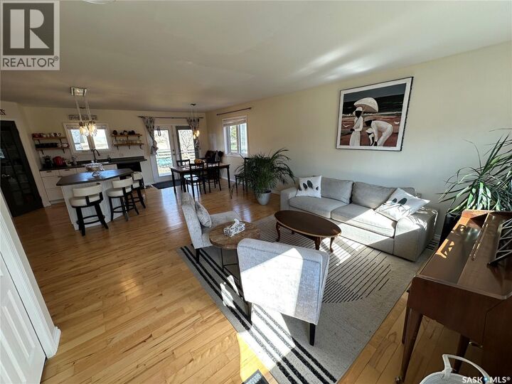 Property Photo:  1020 4th Avenue  SK S0K 3R0 