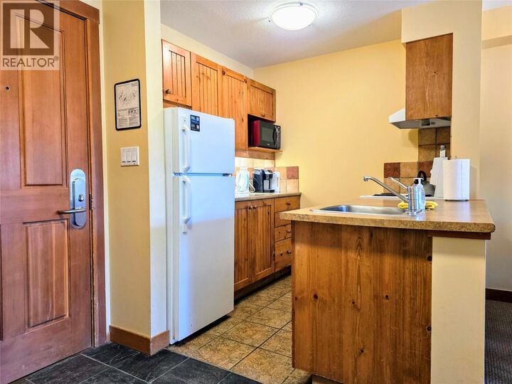 2080 Summit Drive 318 — photo 1