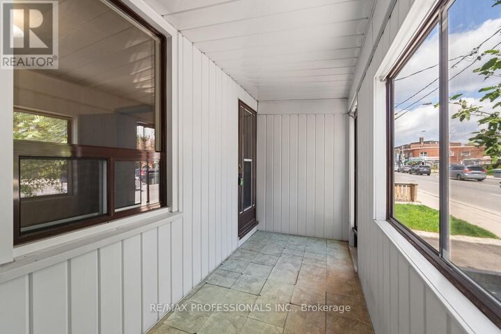 Property Photo:  328 Donlands Avenue  ON M4J 3R9 