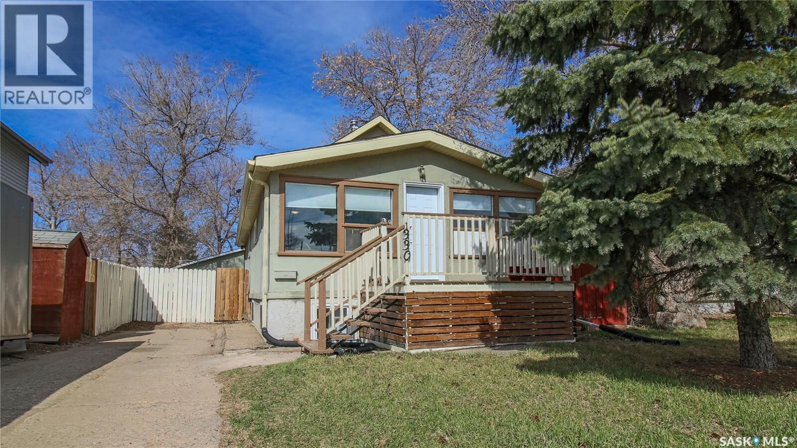 Property Photo:  1330 Alexandra Street  SK S4T 4N7 
