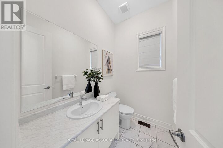 Property Photo:  2215 Beckman Crescent  ON L1L 0W8 