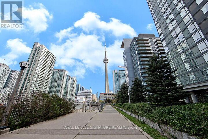 Property Photo:  4K Spadina Avenue 611  ON M5V 3Y9 