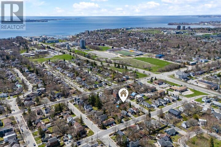 Property Photo:  19 Westdale Avenue  ON K7L 4S1 