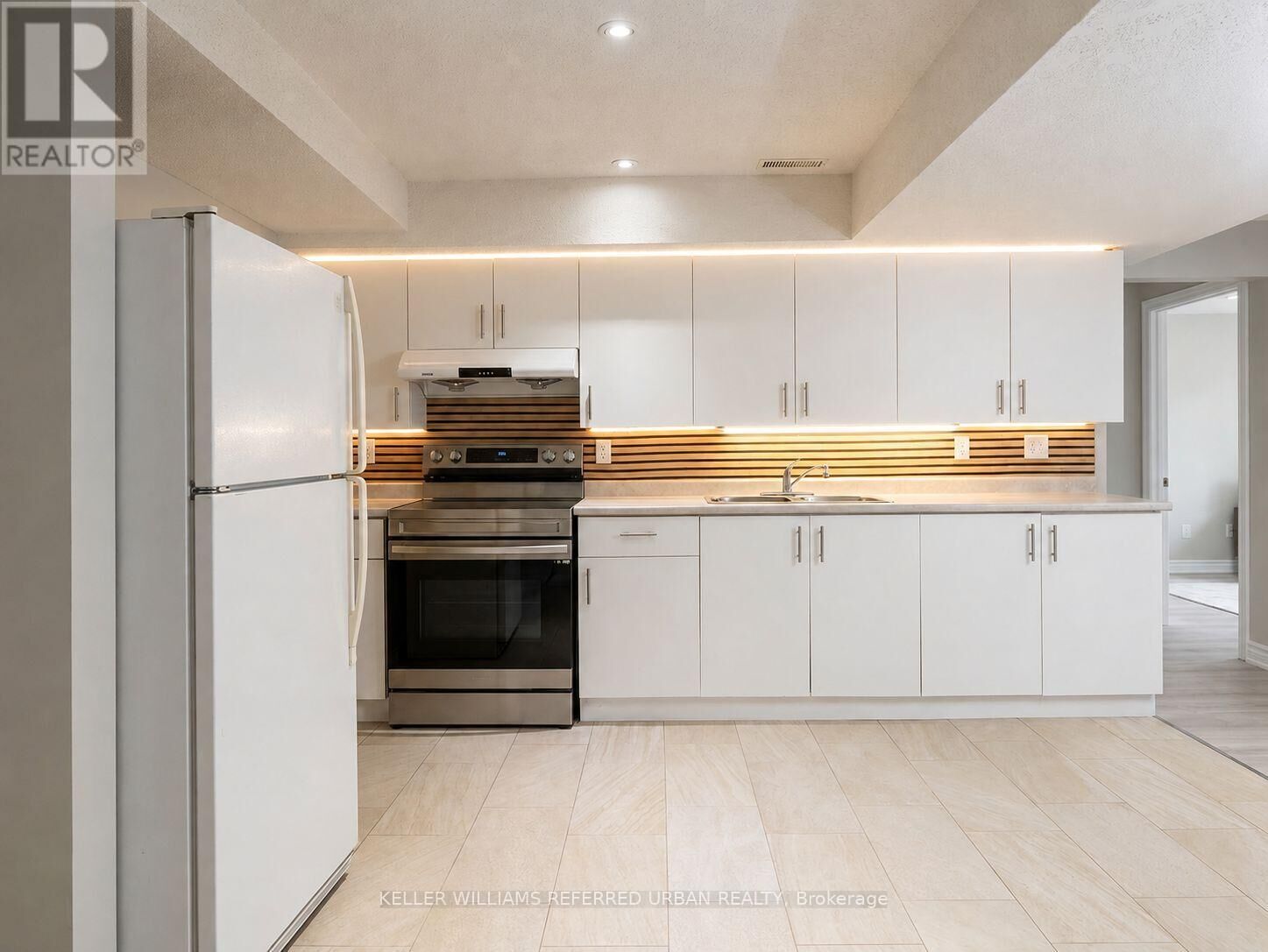 Property Photo:  58 Casa Grande Street Bsmt  ON L4S 1R1 