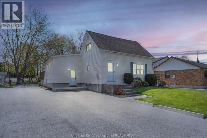Property Photo:  848 Grand Avenue East  ON N7M 0P8 