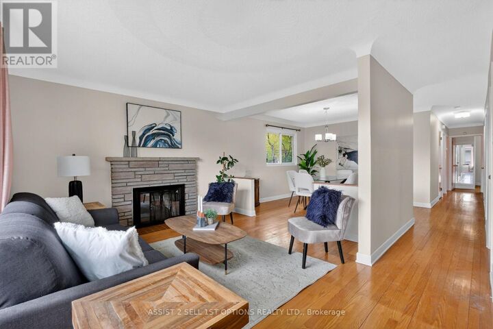 Property Photo:  874 Riddell Avenue North  ON K2A 2V9 