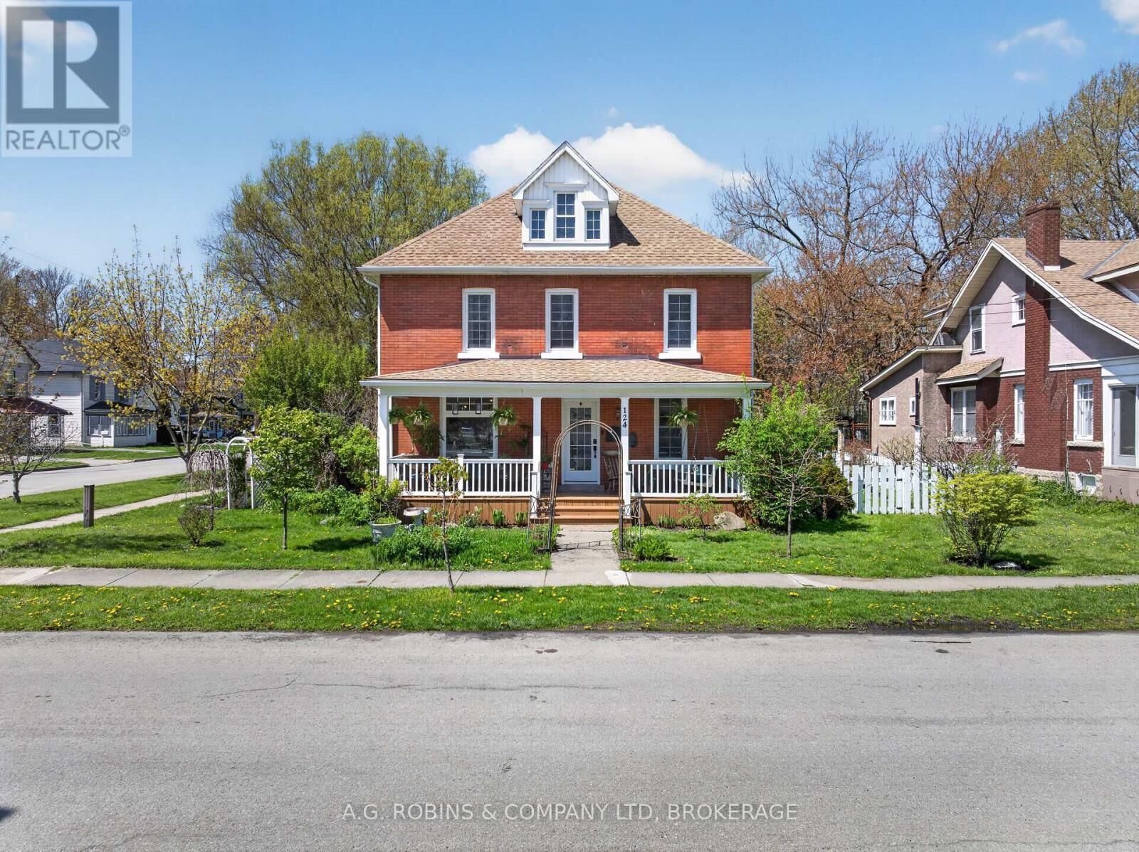 Property Photo:  124 Catharine Street  ON L3K 4K4 
