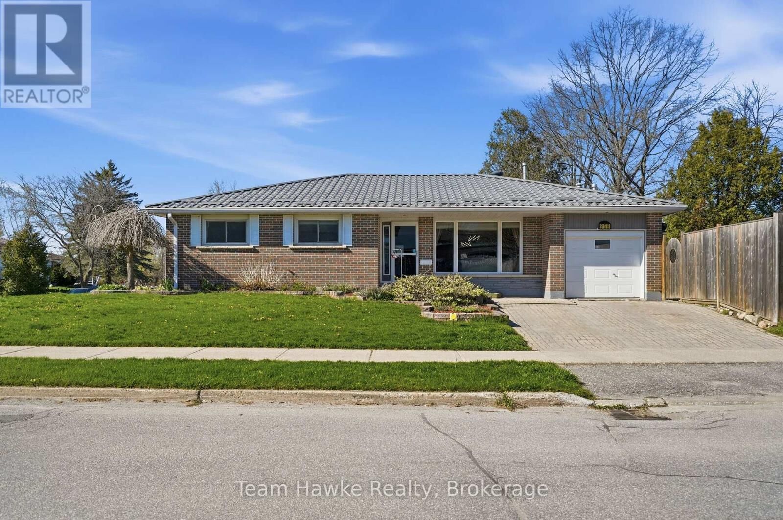 Property Photo:  958 Montreal Street  ON L4R 1H2 
