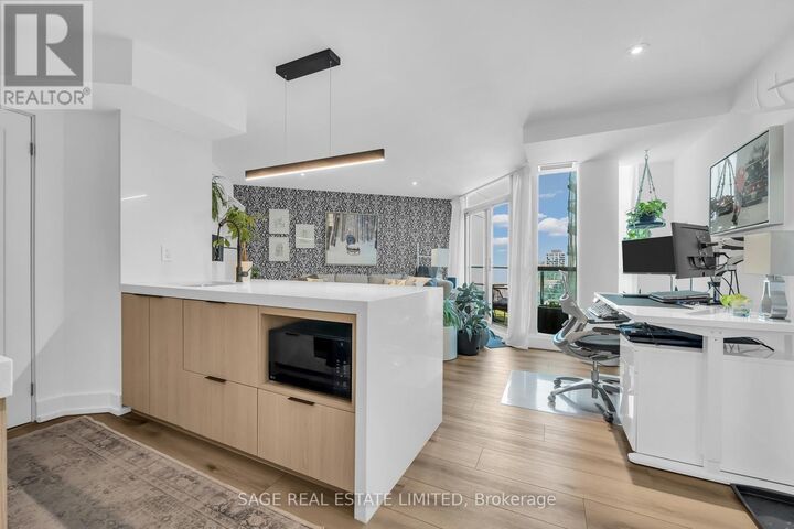 Property Photo:  600 Fleet Street 1117  ON M5V 1B7 