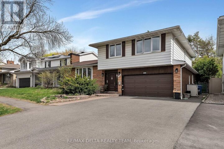 Property Photo:  2350 Georgina Drive  ON K2B 7M5 