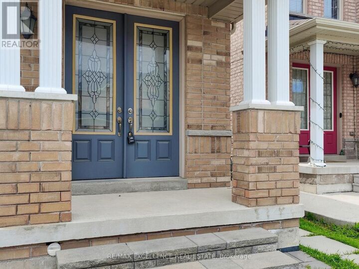 Property Photo:  61 Campwood Crescent  ON L6P 3S8 