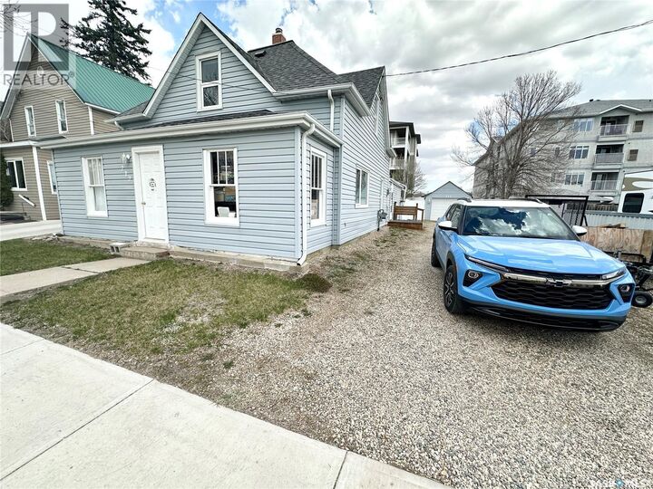 Property Photo:  212 Foster Street  SK S4H 0R1 