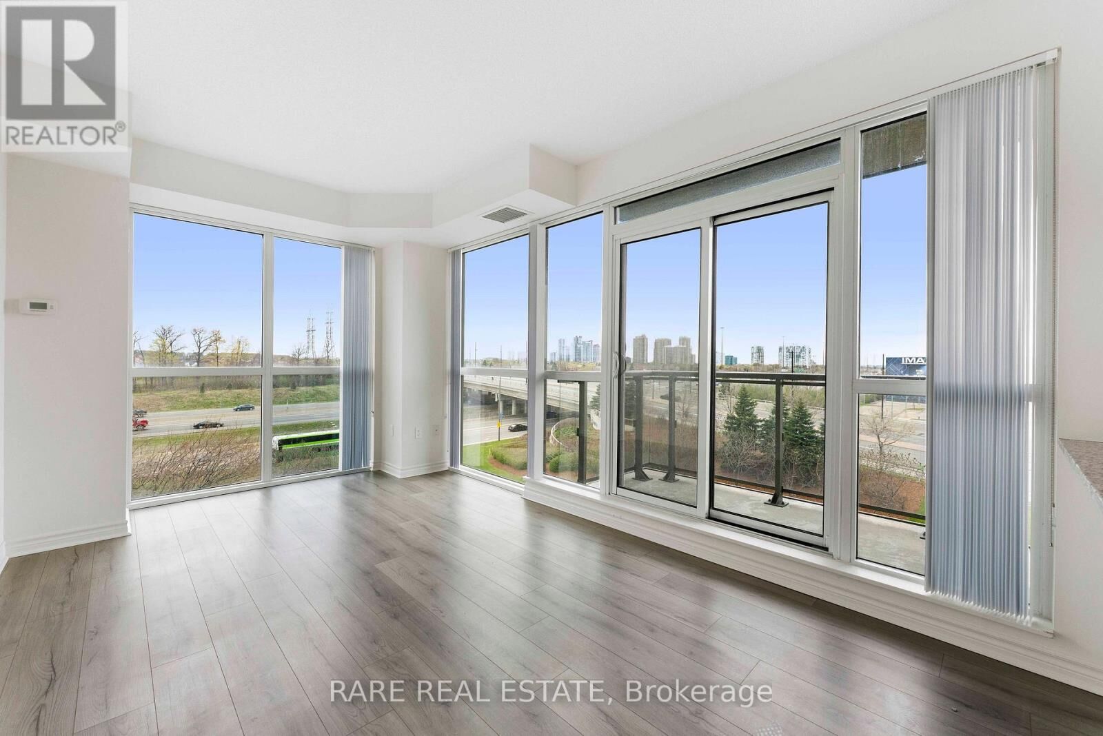 Property Photo:  349 Rathburn Road West 605  ON L5B 0G9 