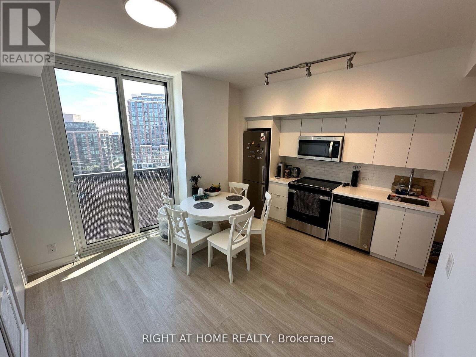 Property Photo:  30 Tretti Way 903  ON M3H 0E3 