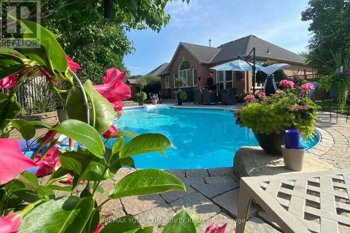 Property Photo:  863 Shadrach Drive  ON L3X 2H3 