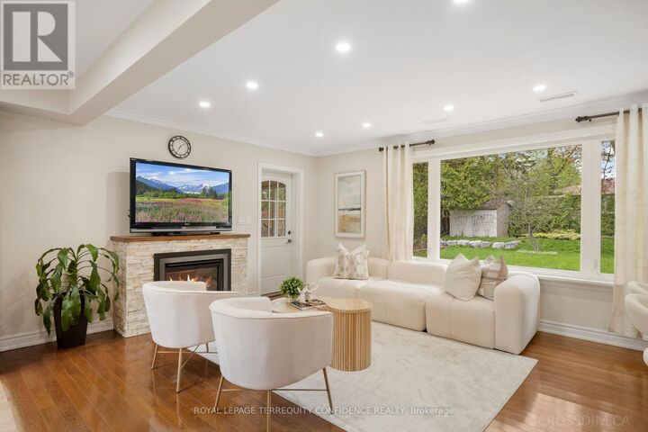 Property Photo:  12 Finchurst Drive  ON M2R 1K9 