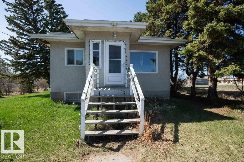 Property Photo:  4906 51 Street  AB T0G 0H0 