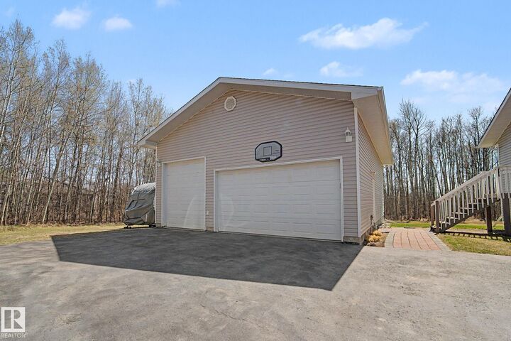 Property Photo:  54519 Rge Road 272 99  AB T8R 1X1 