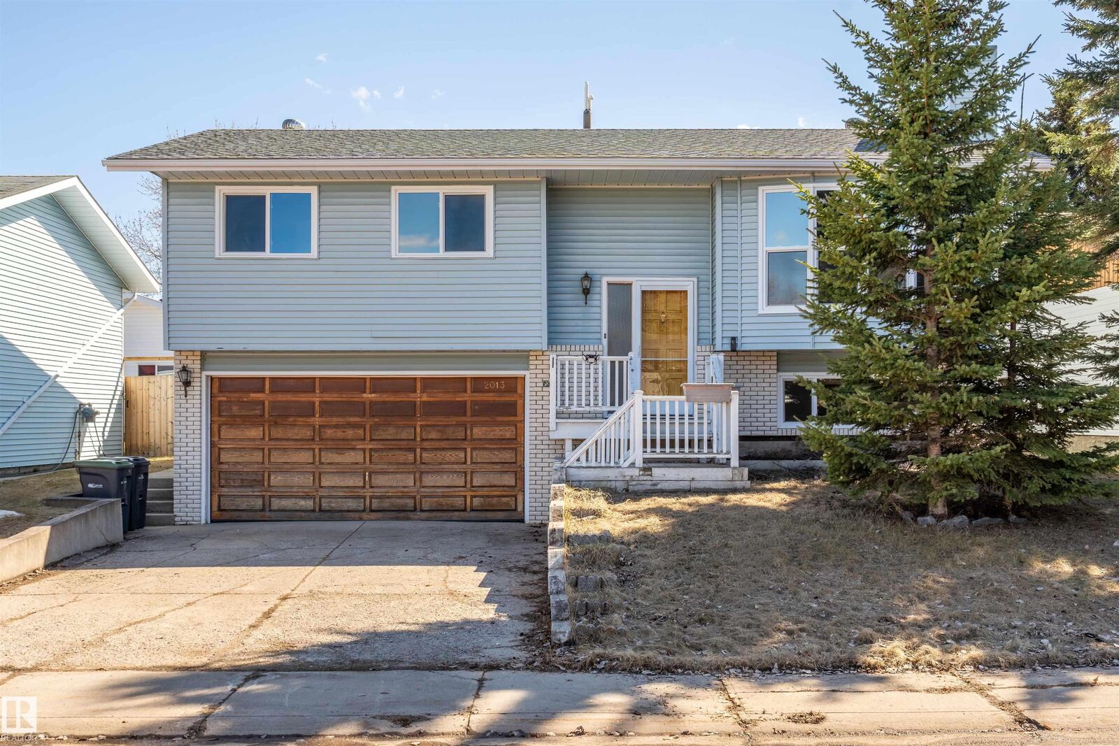 Property Photo:  2013 3 Avenue  AB T9M 1E1 