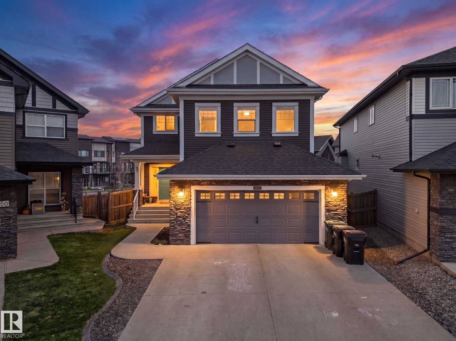 Property Photo:  1082 Allendale Crescent  AB T8H 0X7 