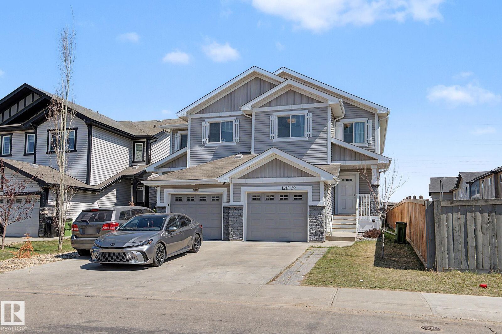 Property Photo:  1211 29 Street NW  AB T6T 1A9 