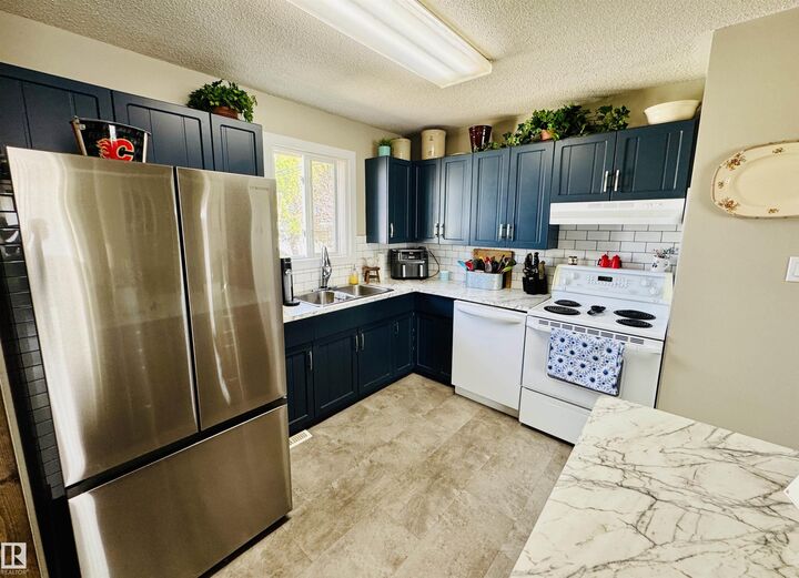 Property Photo:  4318 49 Avenue  AB T0A 3A3 