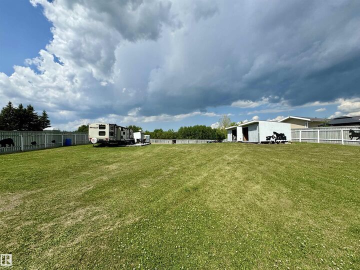 Property Photo:  271 57201 RR 102  AB T0A 3A0 