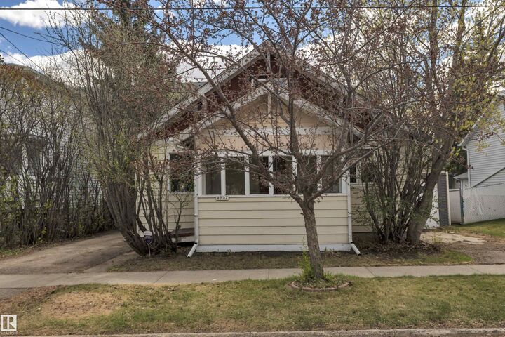 Property Photo:  4907 48 Avenue  AB T9E 7H9 
