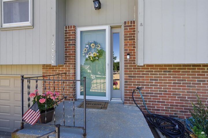 Property Photo: 2000 Huntington Square KS 66503