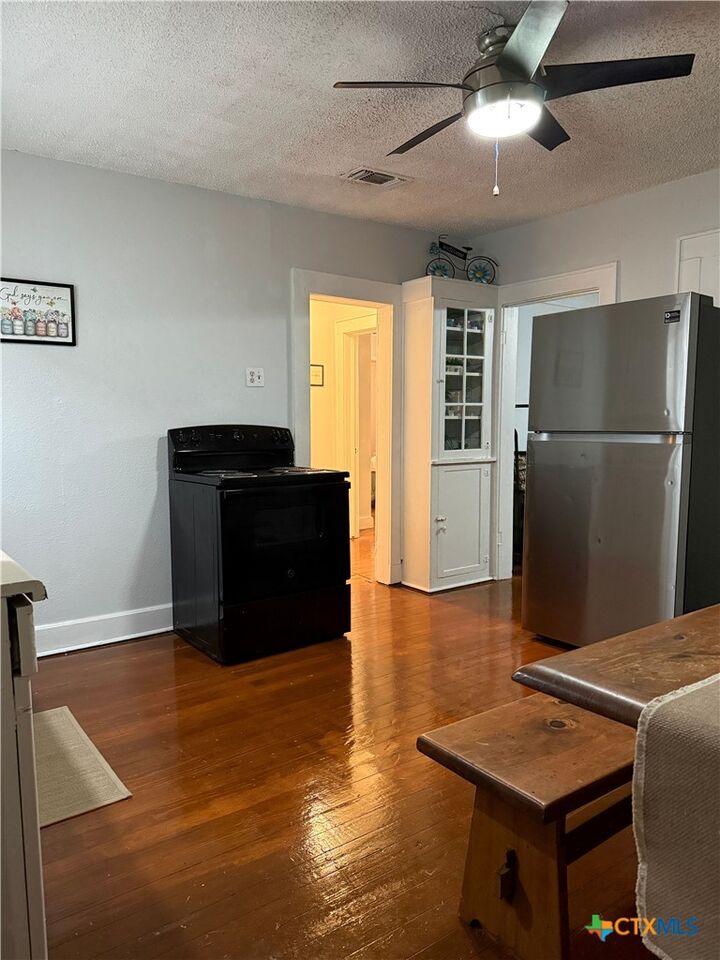 Property Photo:  1201 S 25th Street  TX 76504 